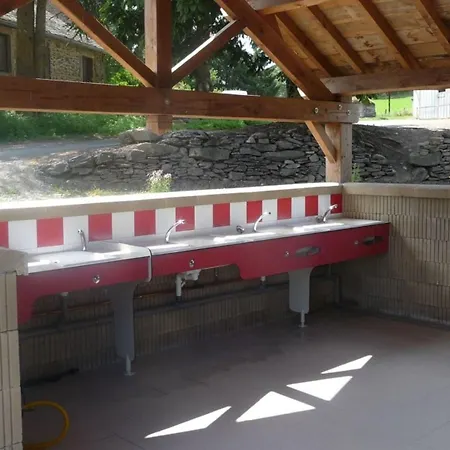 D'hotes Le Sahut Bed & Breakfast 3*